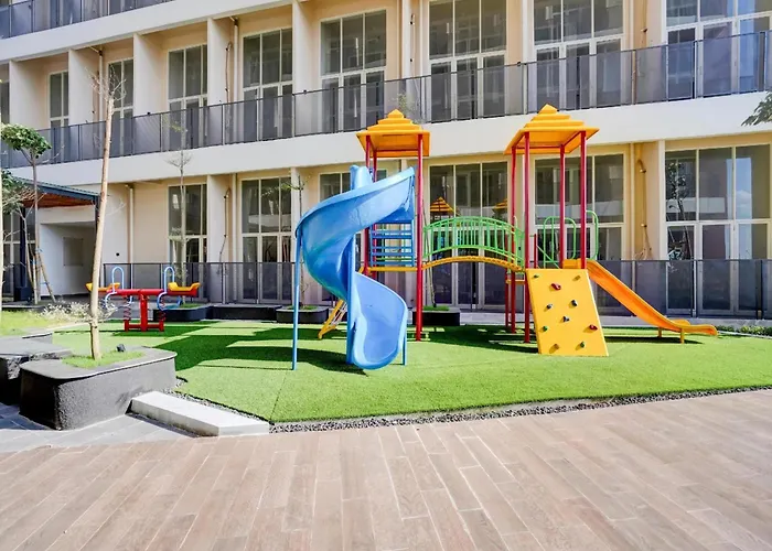 Collection O 30 Amega Crown Sub Hotel Gununganjar